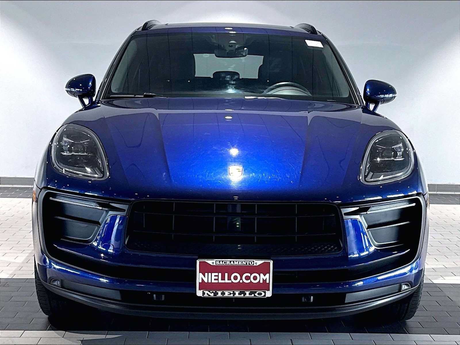 Used 2022 Porsche Macan AWD/4WD image 13