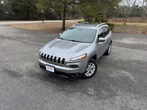 Used 2015 Jeep Cherokee Latitude image 32