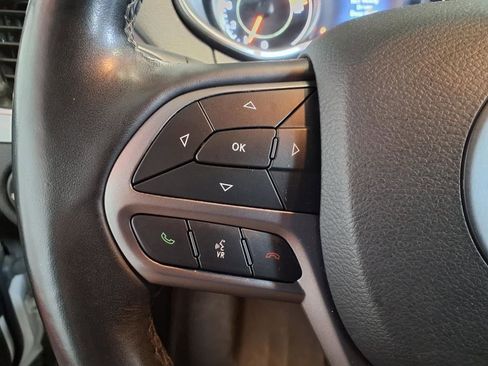 Used 2019 Jeep Cherokee Limited image 28