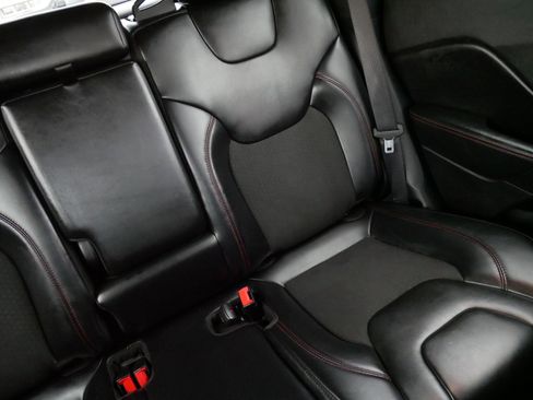 Used 2020 Jeep Cherokee Trailhawk w/ Comfort/Convenience Group image 14