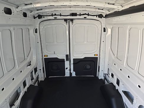 New 2025 Ford Transit 250 148 Medium Roof RWD image 16