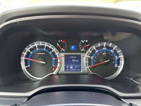 Used 2016 Toyota 4Runner SR5 image 27