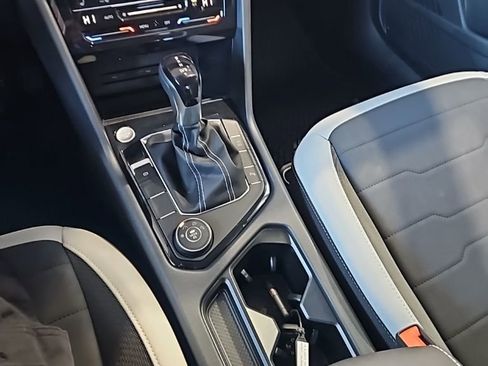 New 2026 Volkswagen Taos SE image 31