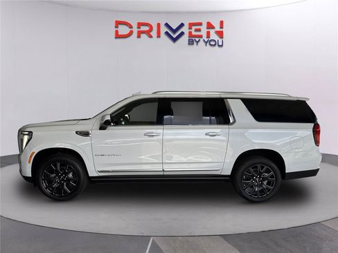 New 2026 GMC Yukon XL Denali w/ Sun & Power Step Package RWD image 7