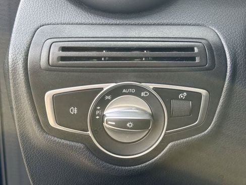 Used 2022 Mercedes-Benz GLC 300 4MATIC image 24