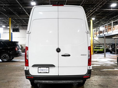 Used 2023 Mercedes-Benz Sprinter 2500 image 5