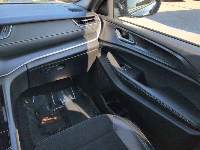 Certified 2023 Jeep Grand Cherokee Altitude AWD/4WD image 16