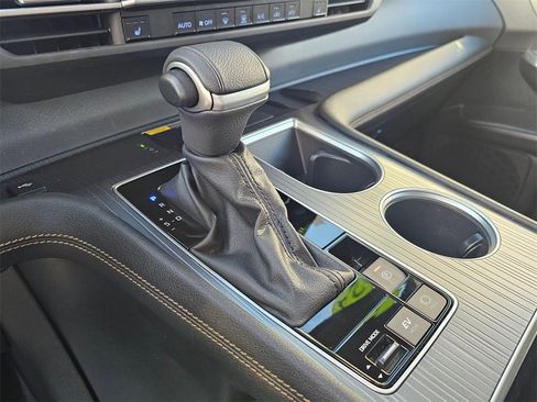 Certified 2024 Toyota Sienna XLE Woodland Edition image 40