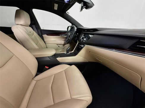 Used 2019 Cadillac XT5 Luxury FWD image 12
