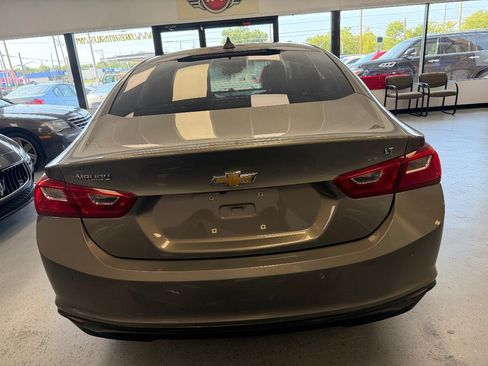 Used 2018 Chevrolet Malibu LT w/ Driver Confidence Package FWD image 11