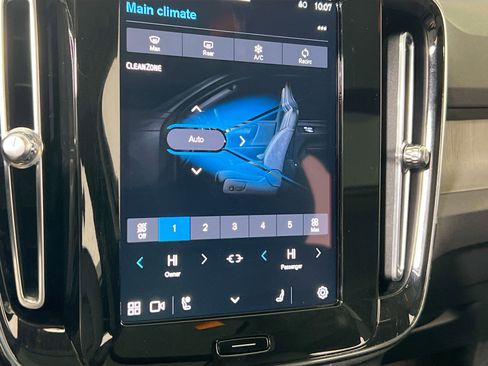 Used 2023 Volvo XC40 B5 Plus w/ Driver Assist Package image 16