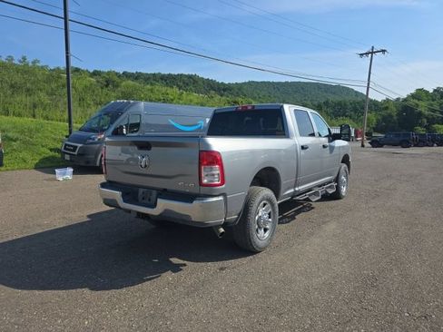 Used 2024 RAM 2500 Tradesman w/ Chrome Appearance Group AWD/4WD image 8