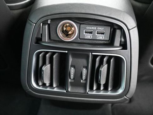 Used 2023 Maserati Levante GT AWD/4WD image 15