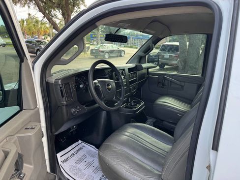 Used 2016 Chevrolet Express 2500 RWD image 10