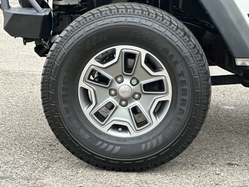 Used 2009 Jeep Wrangler Unlimited Rubicon w/ Dual Top Group image 23