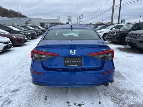 Used 2023 Honda Civic Sport image 4