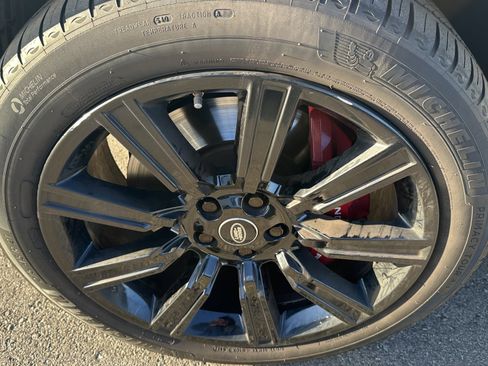 Used 2018 Land Rover Range Rover Sport HSE Dynamic image 11