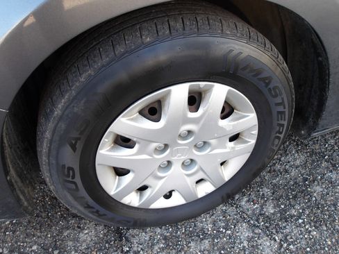 Used 2010 Honda Odyssey LX image 24