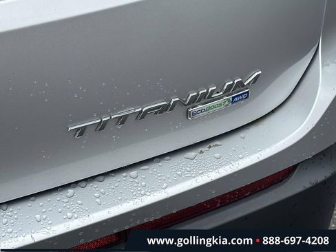 Used 2017 Ford Edge Titanium w/ Equipment Group 301A AWD/4WD image 8