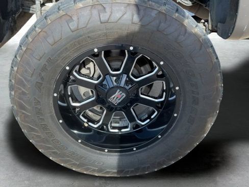 Used 2017 Nissan Titan PRO-4X w/ Pro-4x Convenience Package AWD/4WD image 45