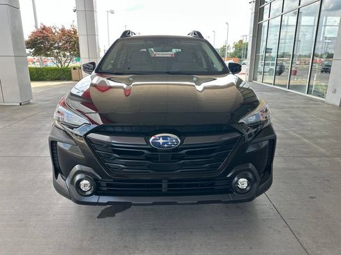 Used 2025 Subaru Outback Premium AWD/4WD image 2