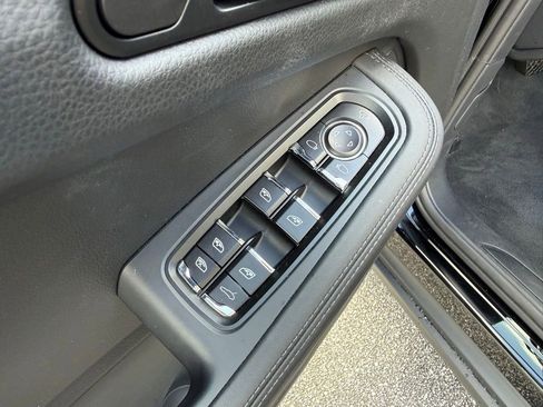 Certified 2026 Porsche Macan image 9