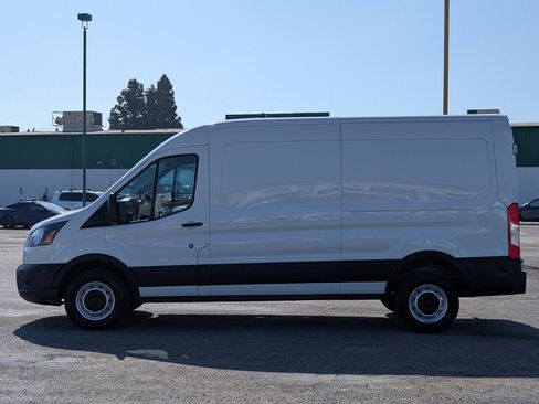 Used 2024 Ford Transit 250 148 Medium Roof RWD image 4