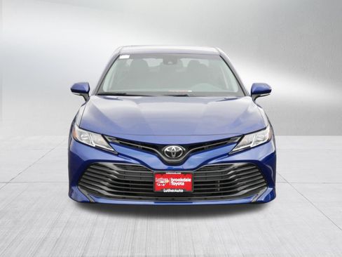 Used 2018 Toyota Camry LE w/ Convenience Package FWD image 2