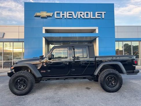 Used 2023 Jeep Gladiator Mojave w/ Trailer Tow Package image 12