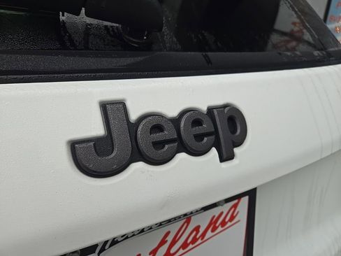 New 2026 Jeep Compass Latitude image 21