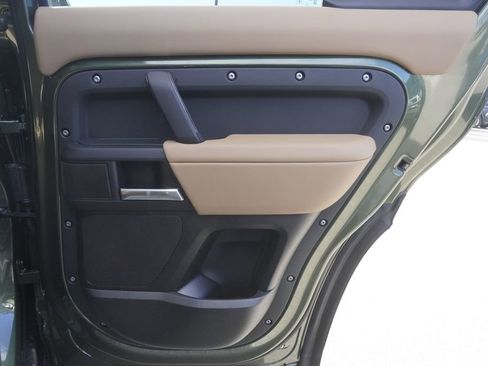 New 2026 Land Rover Defender 110 X-Dynamic SE image 25