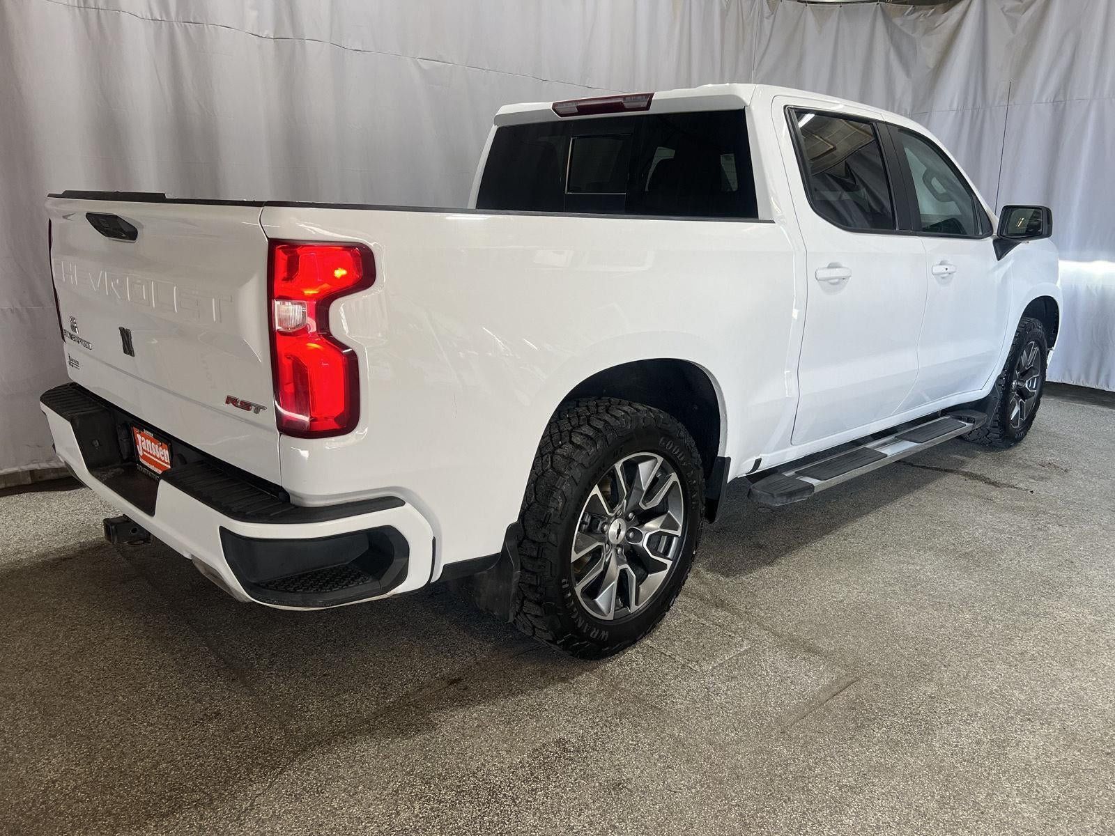 Used 2023 Chevrolet Silverado 1500 RST AWD/4WD image 6