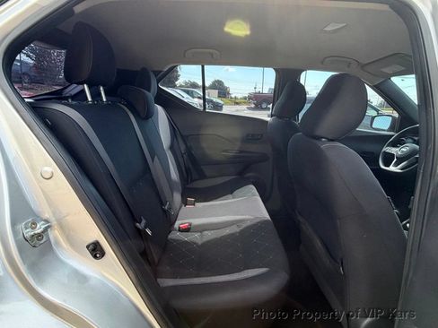 Used 2018 Nissan Kicks S FWD image 15