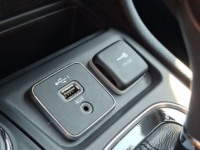 Used 2020 Jeep Cherokee Limited AWD/4WD image 26