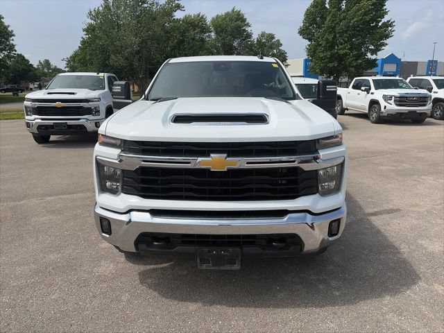 Used 2025 Chevrolet Silverado 2500 LT w/ Convenience Package AWD/4WD image 9