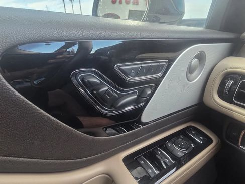 Used 2022 Lincoln Aviator Reserve w/ Equipment Group 201A AWD/4WD image 25
