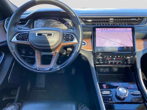 Used 2022 Jeep Grand Cherokee L Summit w/ Luxury Tech Group V image 11