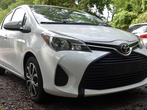Used 2017 Toyota Yaris L FWD image 3