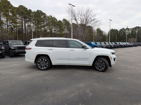 Certified 2021 Jeep Grand Cherokee L Overland w/ Luxury Tech Group IV image 4