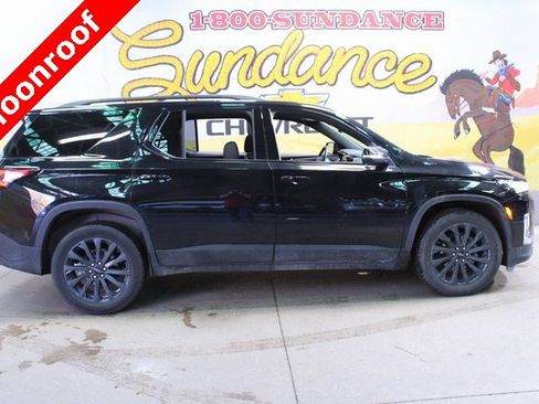 Used 2023 Chevrolet Traverse RS image 1