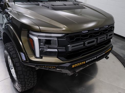 Used 2025 Ford F150 Raptor AWD/4WD image 37