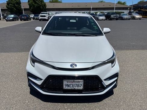 Used 2024 Toyota Corolla SE FWD image 2
