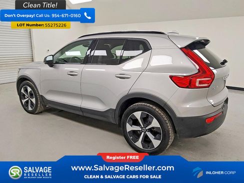 Used 2025 Volvo XC40 B5 Plus AWD/4WD image 3