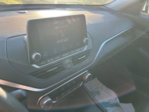 Used 2019 Nissan Altima 2.5 S FWD image 8