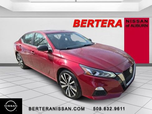 Used 2021 Nissan Altima 2.5 SR w/ SR Premium Package image 4