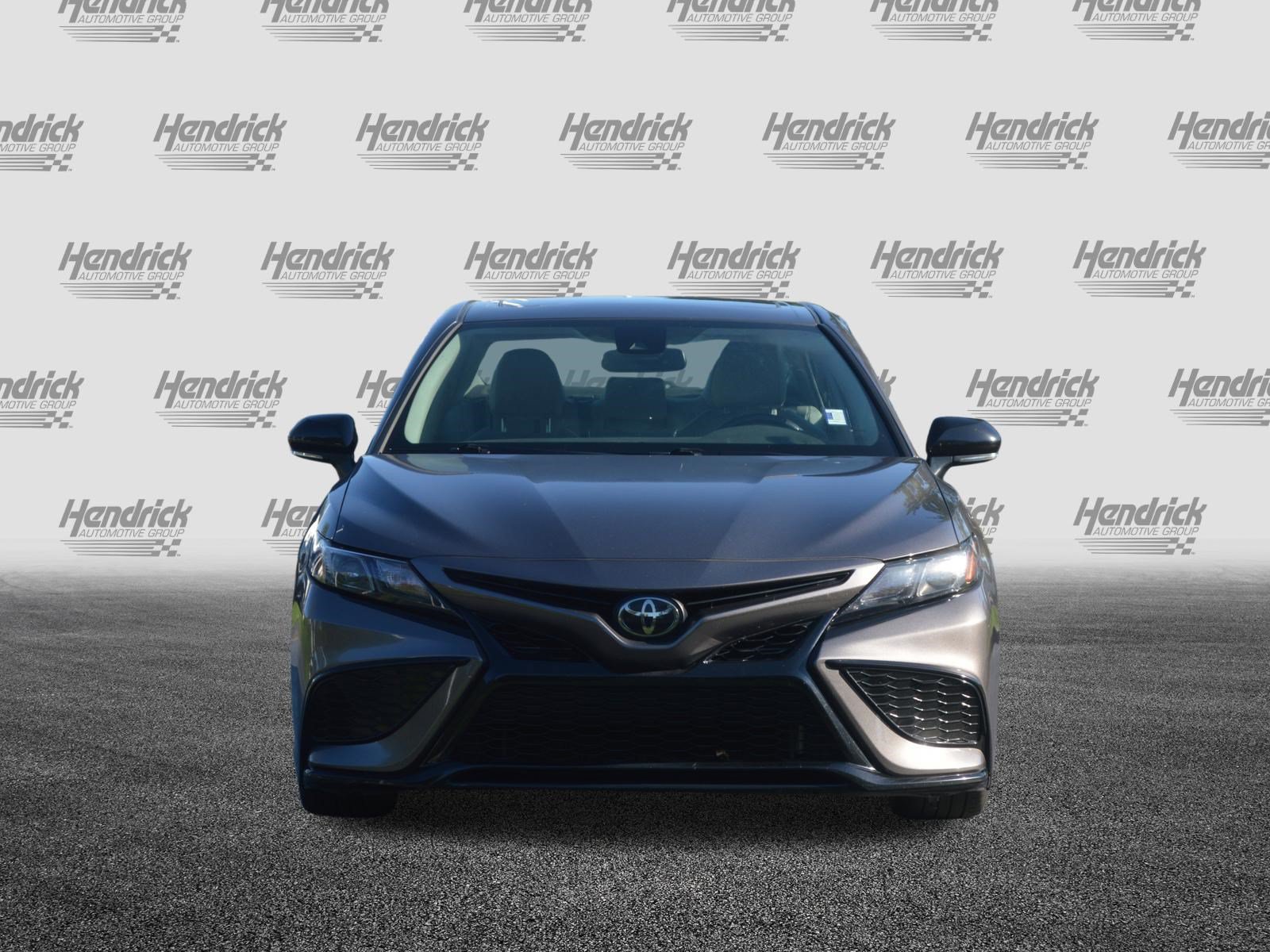 Used 2021 Toyota Camry SE w/ Convenience Package FWD image 5