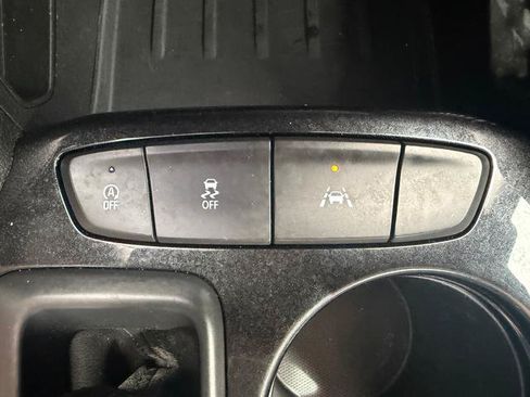 Used 2021 Chevrolet TrailBlazer LS w/ LPO, Blackout Package FWD image 17