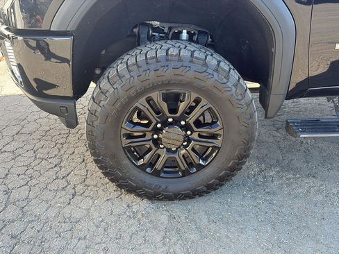 Used 2021 GMC Sierra 2500 Denali w/ Denali Black Diamond Edition image 20