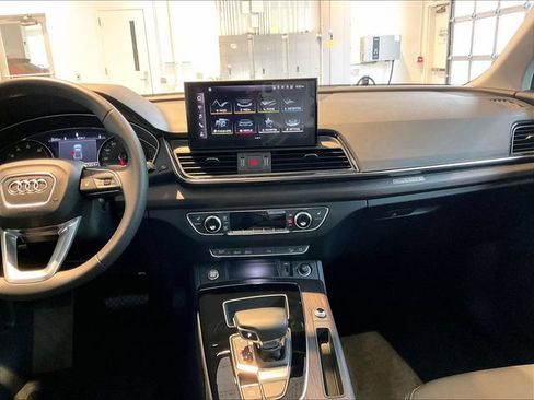 Used 2023 Audi Q5 2.0T Premium w/ Convenience Package AWD/4WD image 17