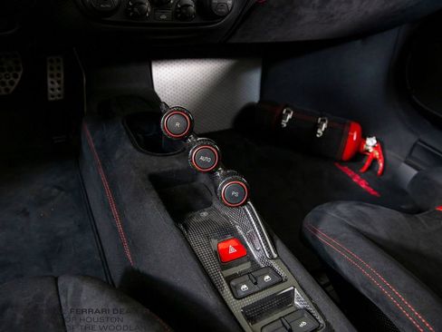 Used 2019 Ferrari 488 Pista Spider image 17